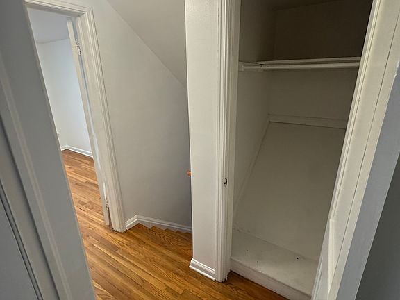 4th image of 2162 Michigan Blvd