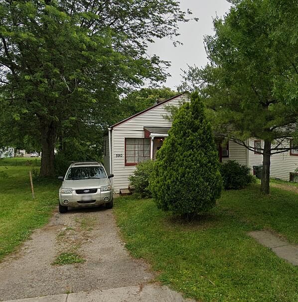 2nd image of 590 Dexter Ave