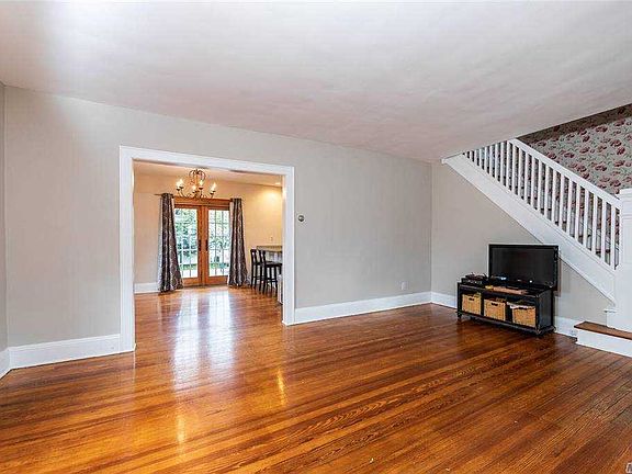 4th image of 45 Saratoga St