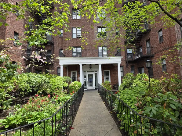 98-50 67th Avenue image 13 of 15