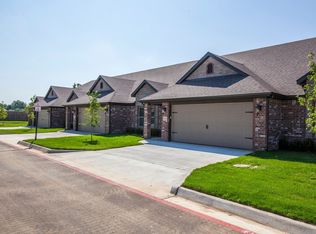 330C Commercial St, Centerton, AR 72719