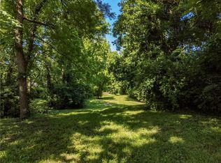 604 N Dickinson Rd, Independence, MO 64050