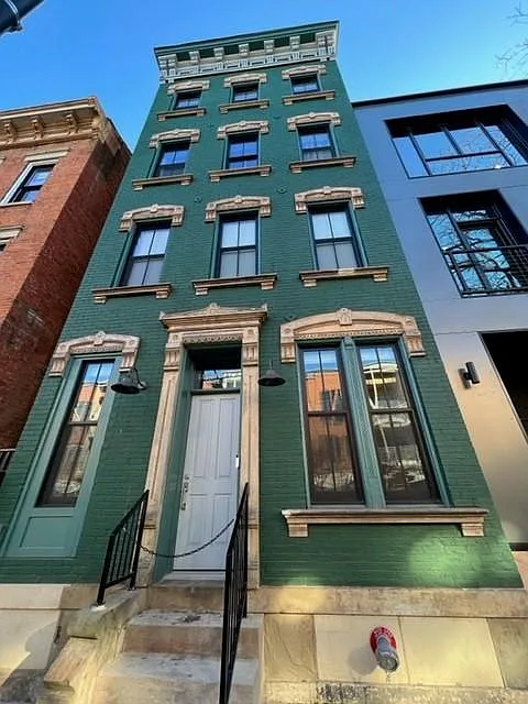 1 bed, 771 sqft, $1,950 — Photo 3
