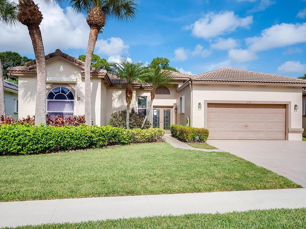 3 bed, 2.5 bath, 2348 sqft, $3,900 — Photo 1