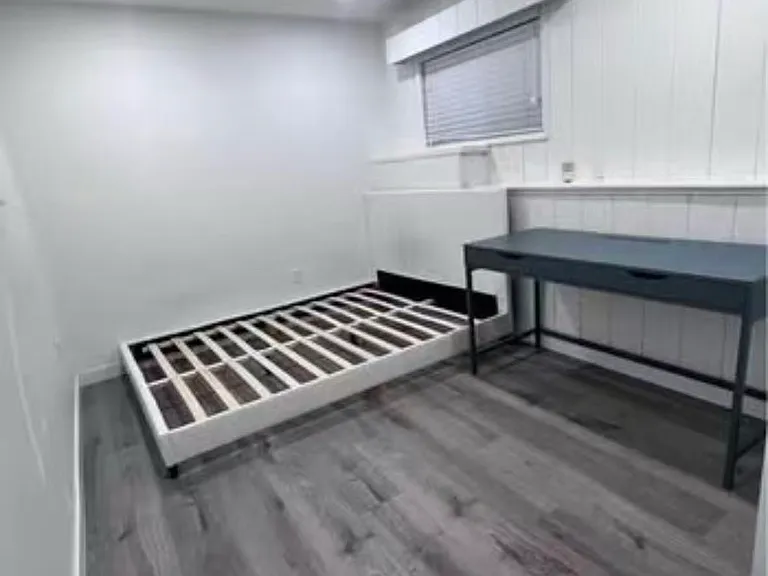 680 Sperling Ave — Photo 3