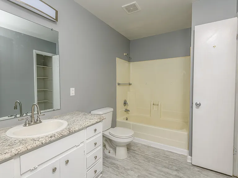 208 S High St #B — Photo 5