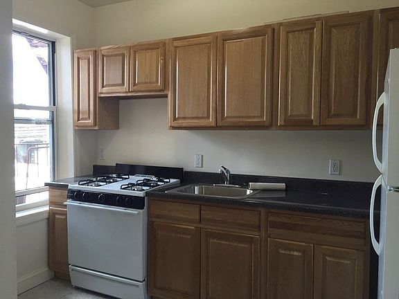 4th image of 4007 67th St APT 26