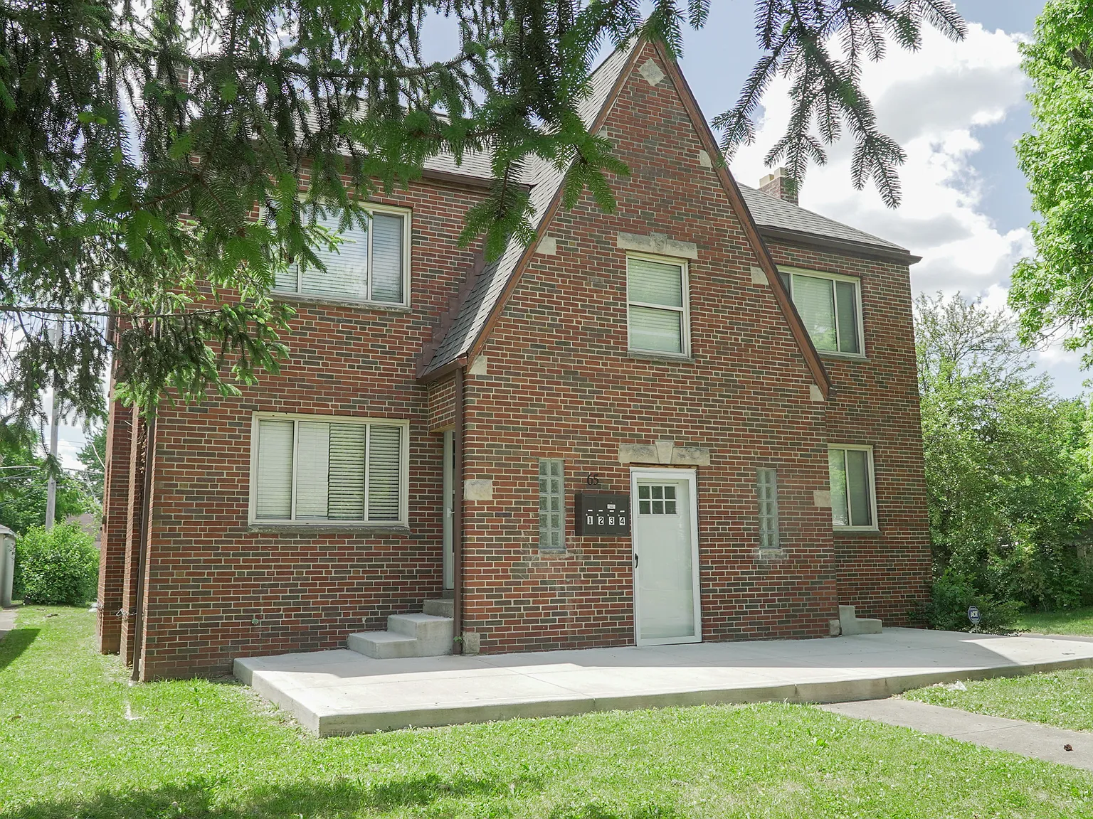 65 N Brinker Apt 2 - 2 — Photo 3