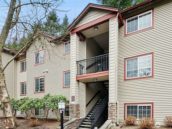 3rd image of 25025 SE Klahanie Boulevard #D302