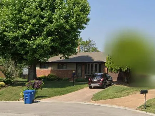 10756 Gail Ct, Saint Louis, MO 63123