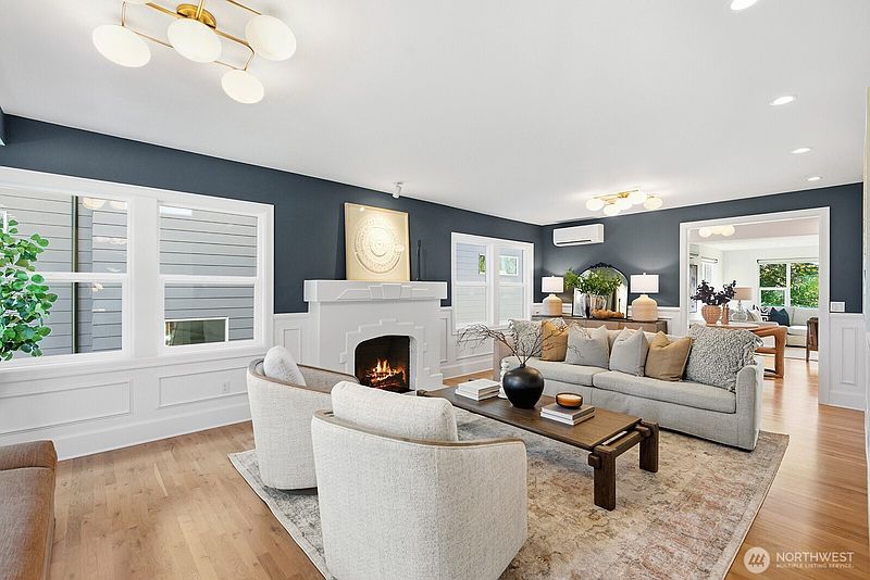 2nd image of 7511 41st Avenue NE