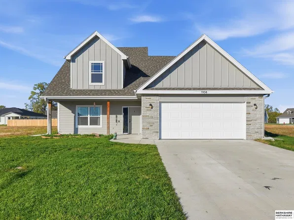 1108 Valley View St, Valley, NE 68064