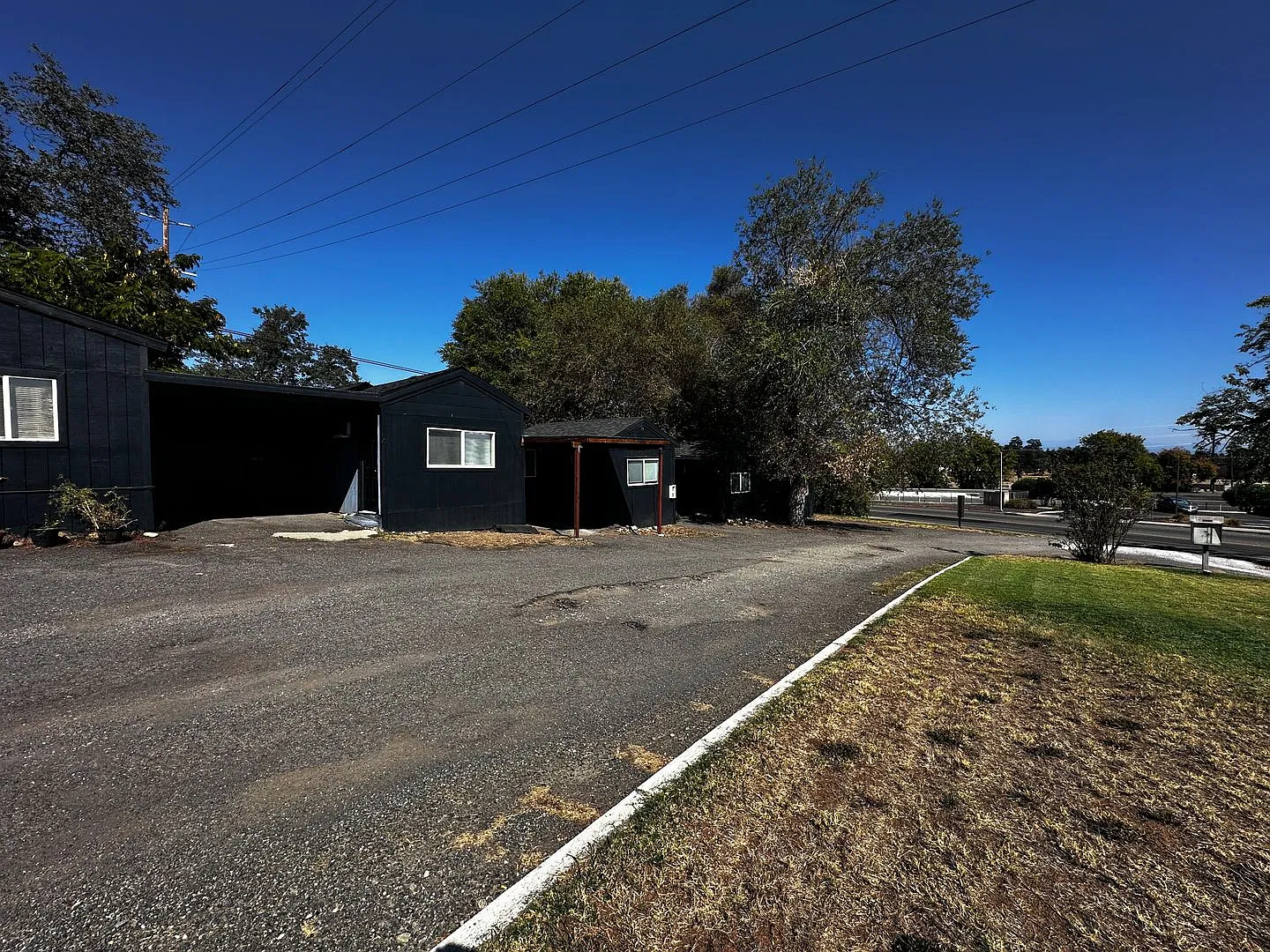 Hillside Cottages — Photo 2