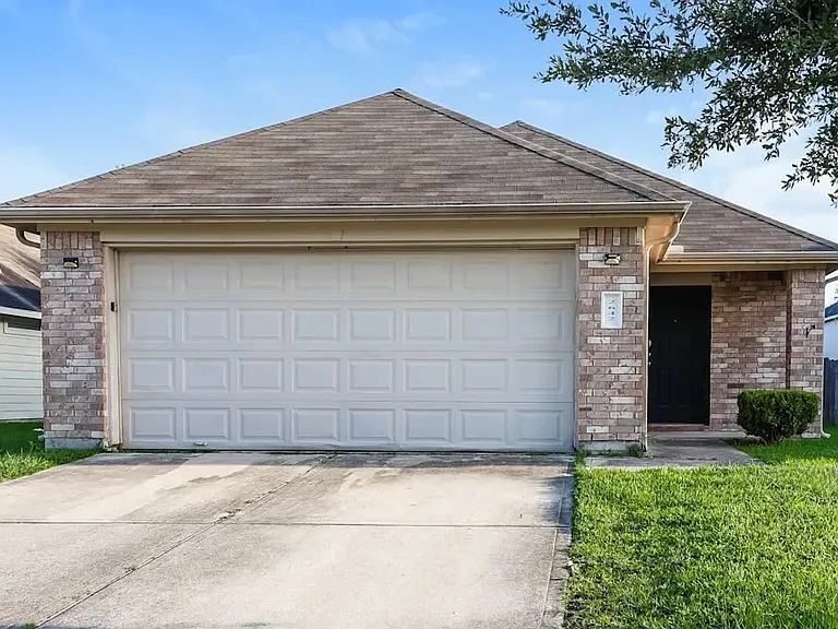 21423 Jamals Way — Photo 2
