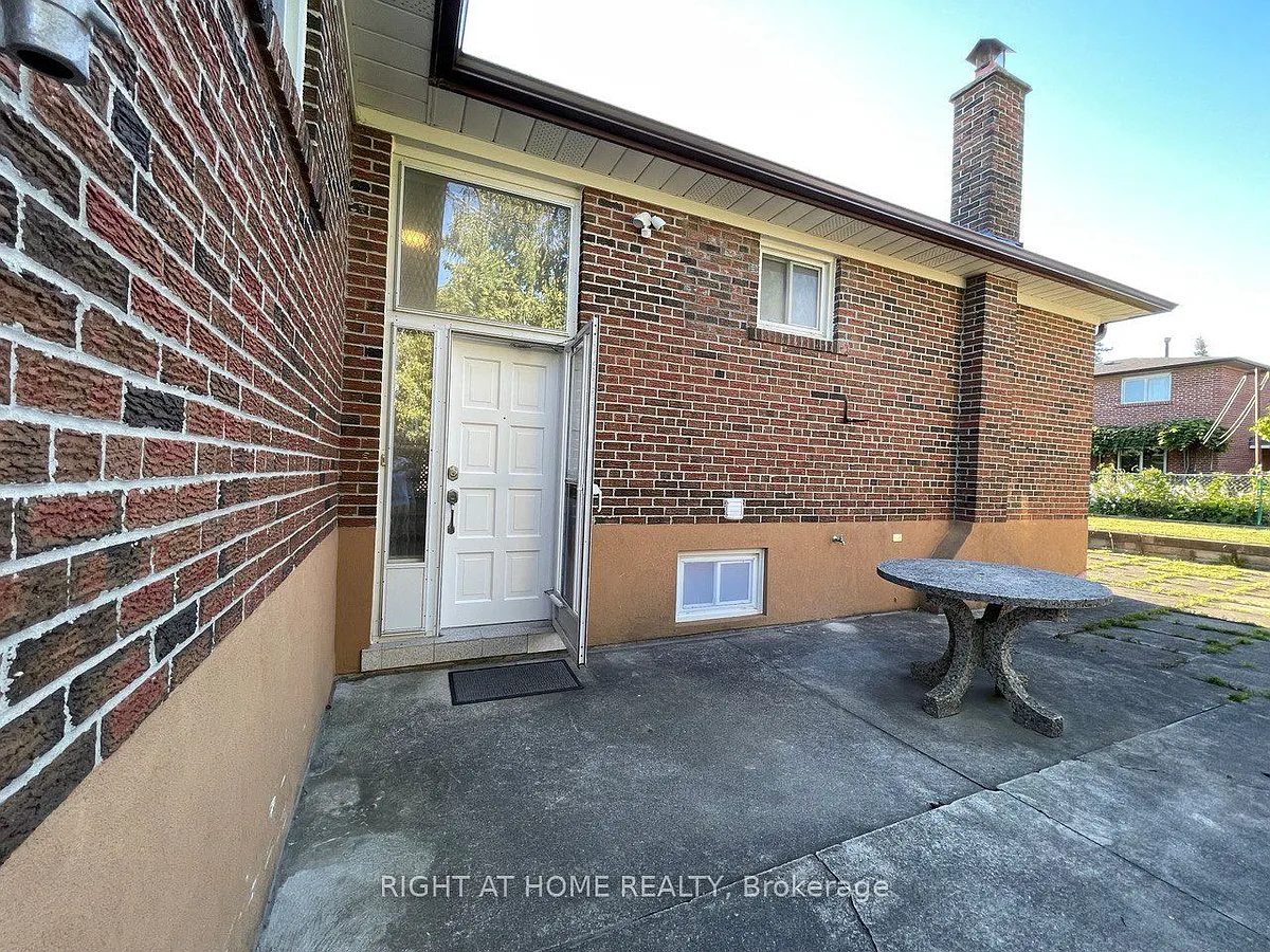 Building Photo - 30 Lewis Dr #A