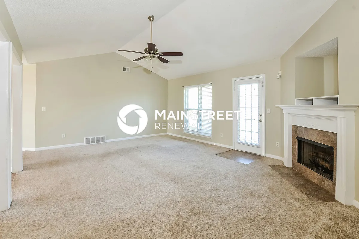 Living Room - 6198 Braybourne Main