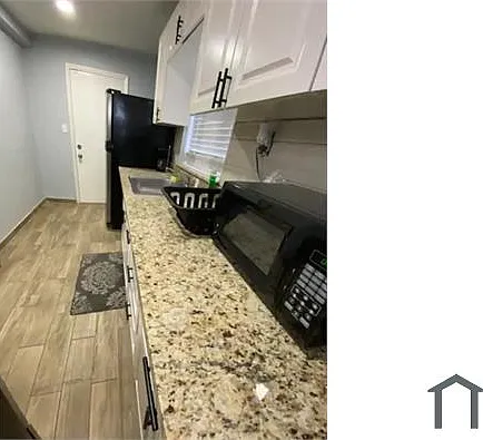 8122 NW 14th Pl — Photo 7