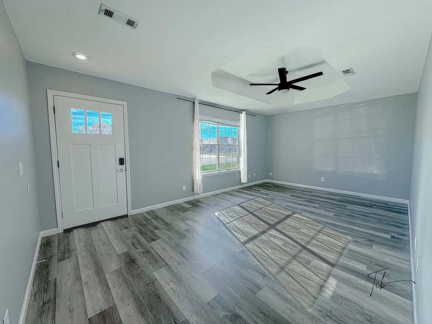 Available Now! 3 Bedroom, 2 Bathroom in Prime Bentonville Location, w/ Garage and Fenced-in Backy... — Photo 2