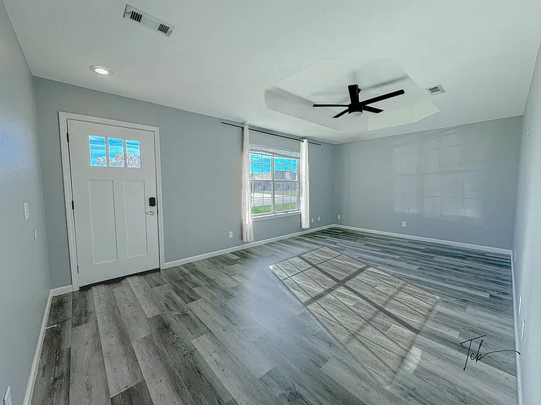 11 Holly Dr #A — Photo 2
