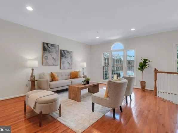 468 Winding Rose Dr, Rockville, MD 20850