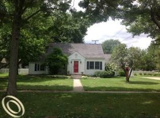 210 N Tompkins St, Howell, MI 48843