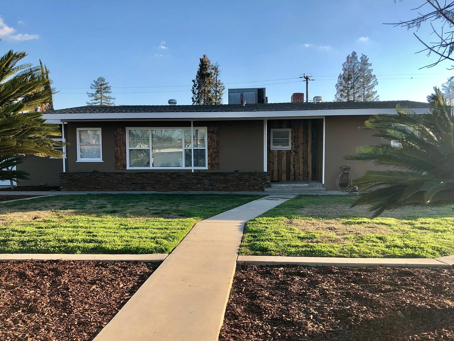 E Academy Ave, Tulare — Photo 1