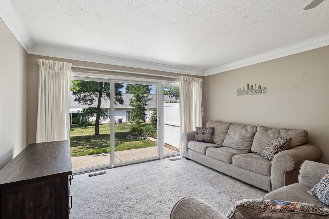 Sunflower Ln-S2207-005.jpg
