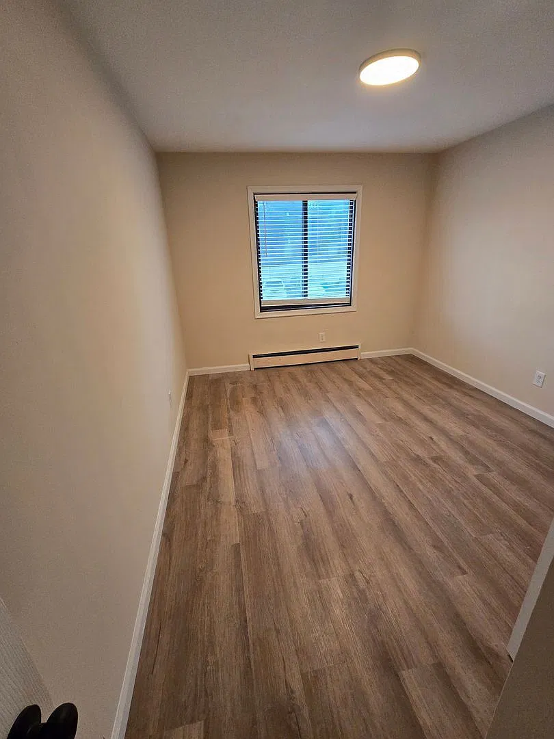 1 bed, 1.0 bath, $955 — Photo 3