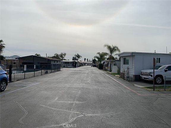 3rd image of 2865 W Rialto Ave Space 2