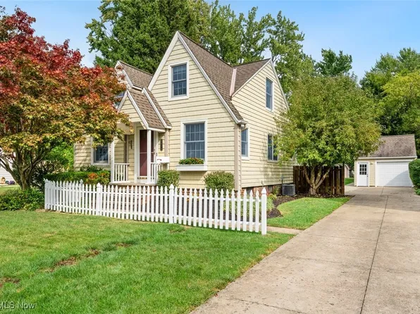 4313 W 229th St, Fairview Park, OH 44126