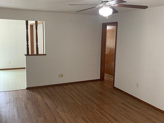 2nd image of 3921 SE 14th St