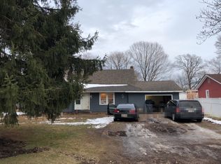 58601 Olds Ave, Hartford, MI 49057