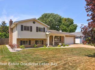 2389 Gatesboro Dr E, Saginaw, MI