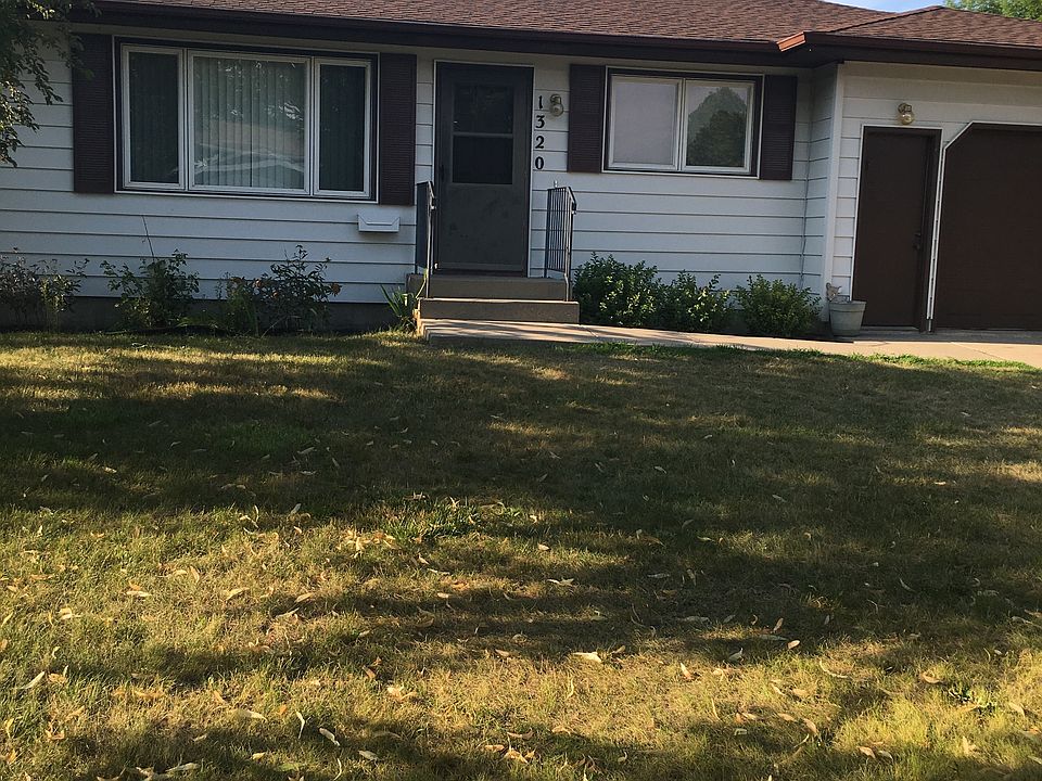 1st image of 1320 35th Ave S