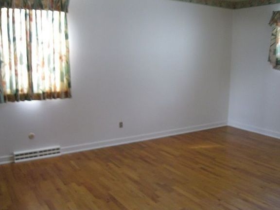 2nd image of 219 S Merriam Ave