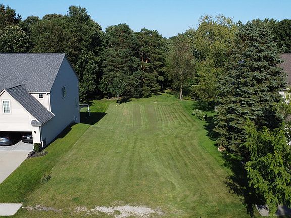 4th image of 8256 Bridgeway Dr