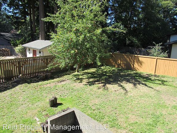 3rd image of 6543 Wellington Ln NE