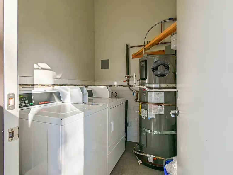2543 Piedmont Ave #2 — Photo 14