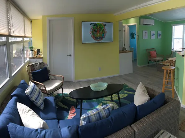 1119 Periwinkle Way #9, Sanibel, FL 33957