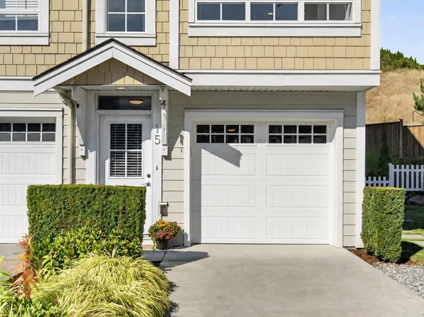 370 Latoria Blvd #15, Colwood, BC V9C 0N9