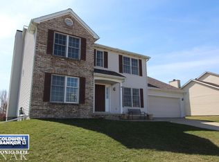 11 Buckingham Ct, Bloomington, IL