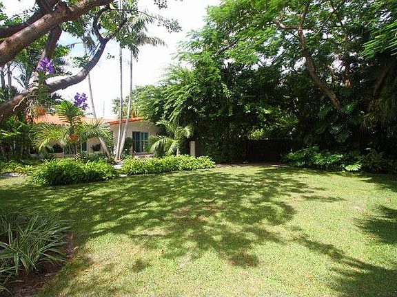 3rd image of 1601 S Bayshore Dr