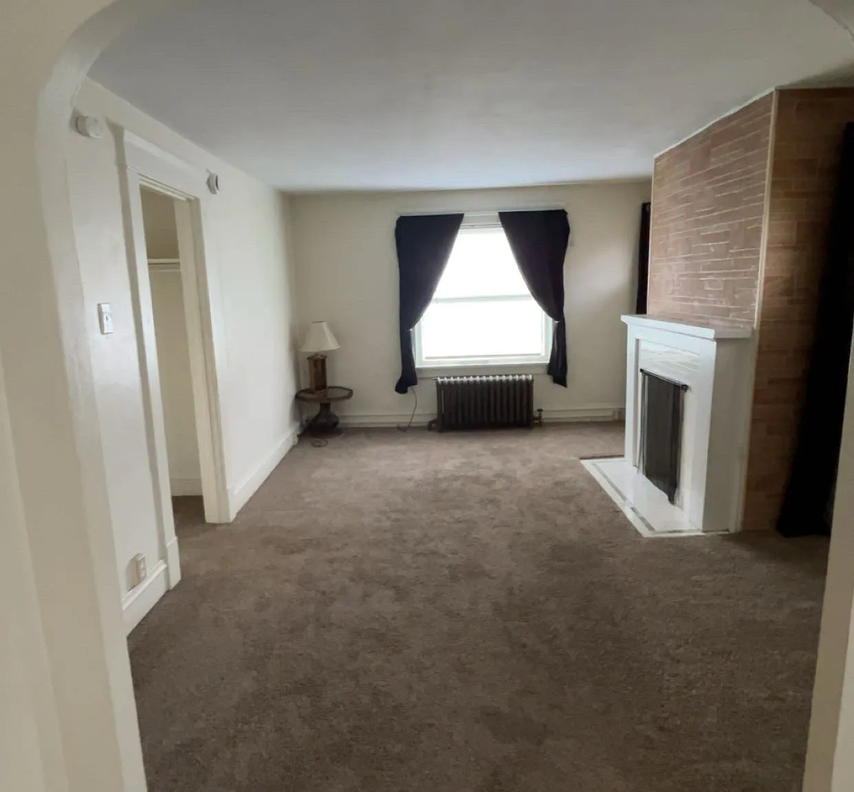 2 bed, $1,000 — Photo 1