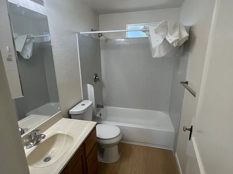 18267 Canyon Rd — Photo 3