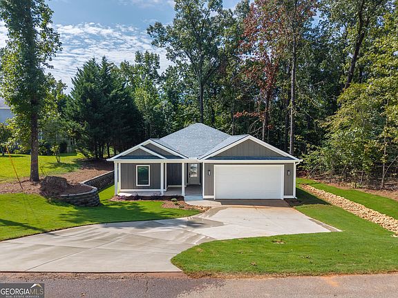 3rd image of 203 Palmer Ln