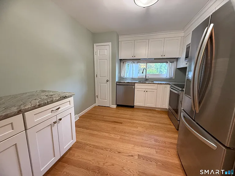 562 Oak Ave #562 — Photo 3