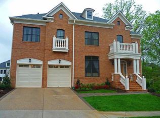 2184 Amber Meadows Dr, Vienna, VA 22182