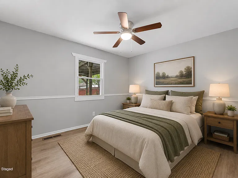 7365 Chennault Dr — Photo 24