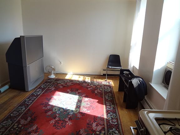 3rd image of 14-23 31st Ave APT 1C