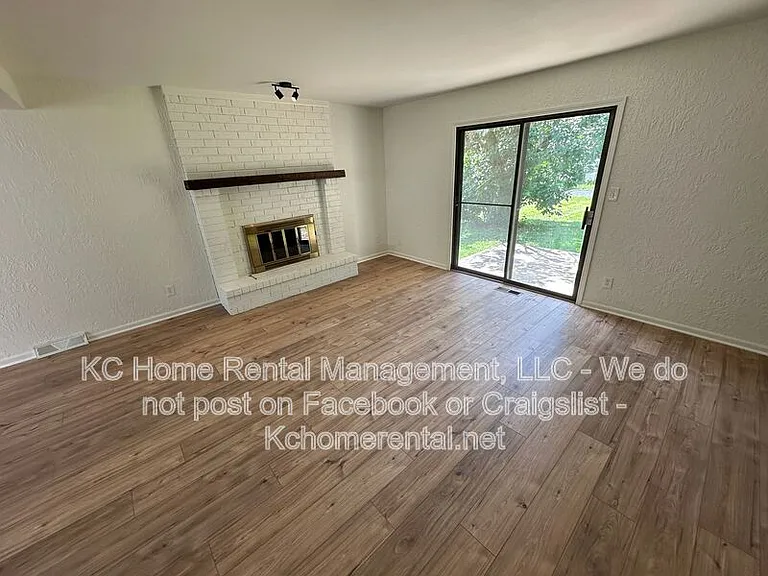 3870 SW Harbor Dr — Photo 9